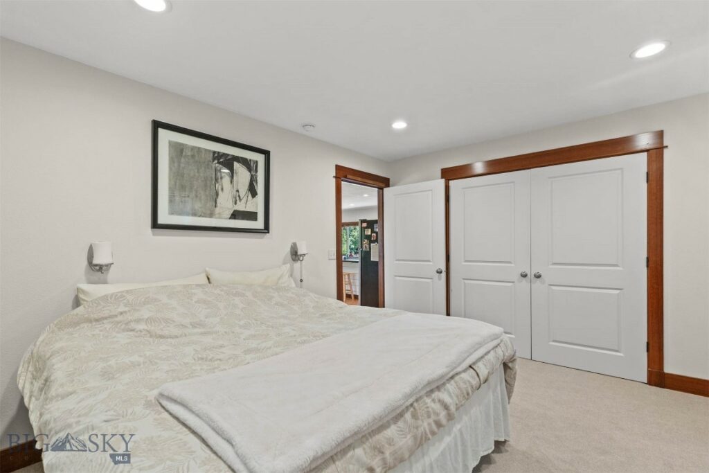 1733 W Cameron Bridge Road, Bozeman MT 59718