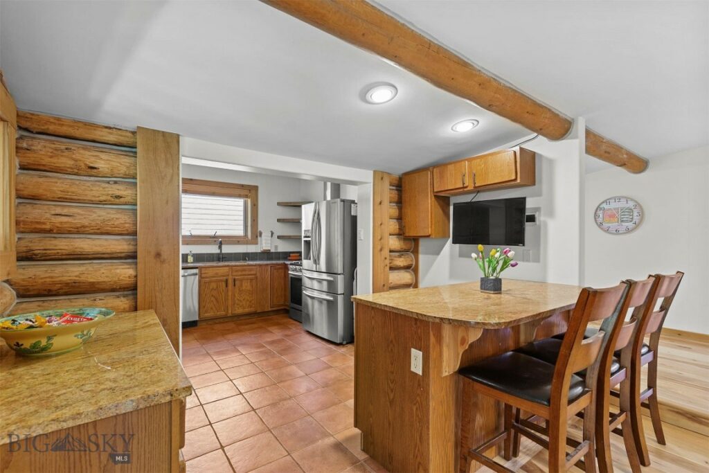 1733 W Cameron Bridge Road, Bozeman MT 59718