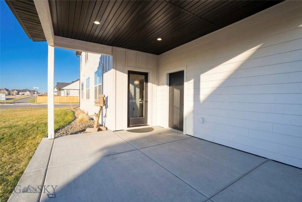 18 Arrow Peak Court, Bozeman MT 59718