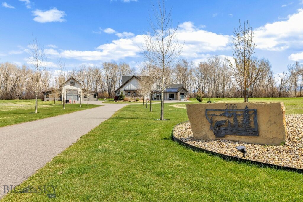 18 Moon Shadow Drive, Bozeman MT 59715