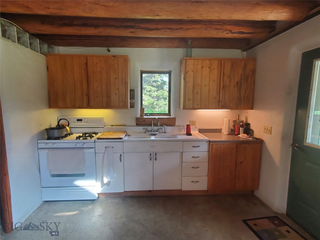 18203 Bear Tracks Road, Bozeman MT 59715