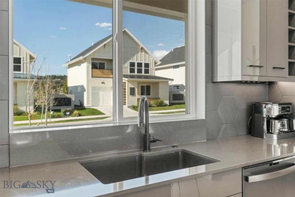 1952 Little Cottage Lane, Bozeman MT 59715