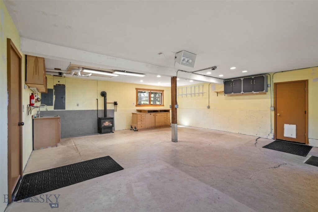 2 Hitching Post, Bozeman MT 59715