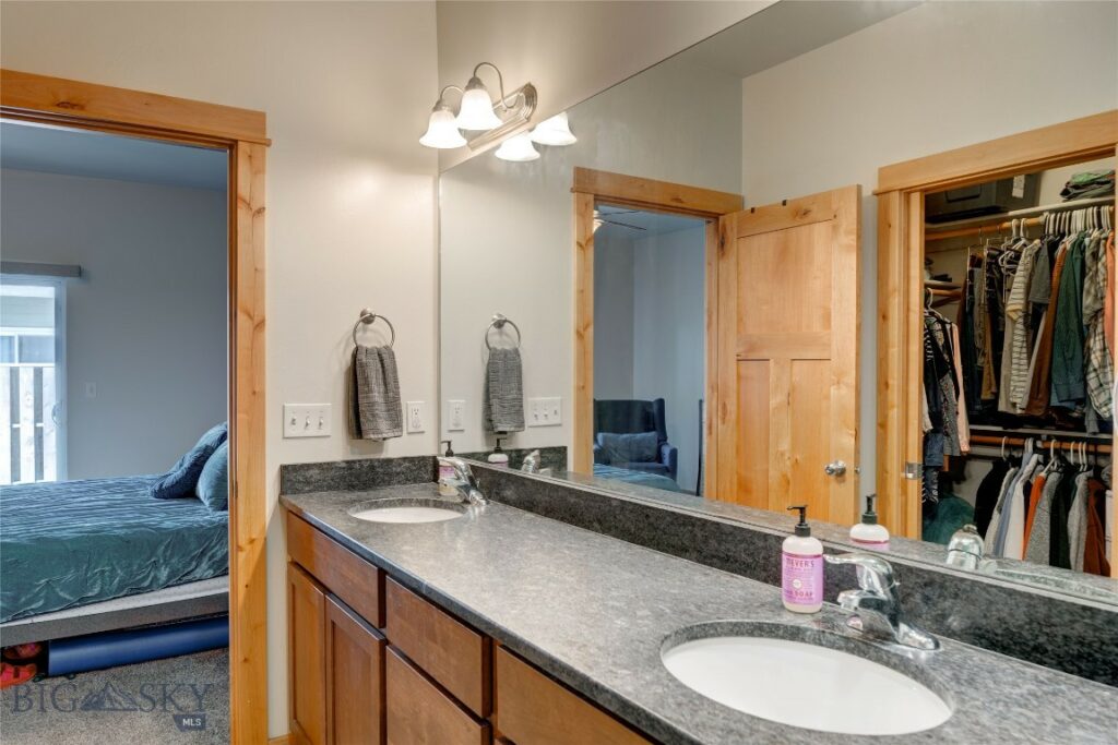 20 Voyager Lane, Bozeman MT 59718
