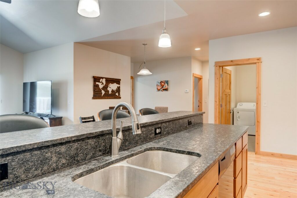 20 Voyager Lane, Bozeman MT 59718