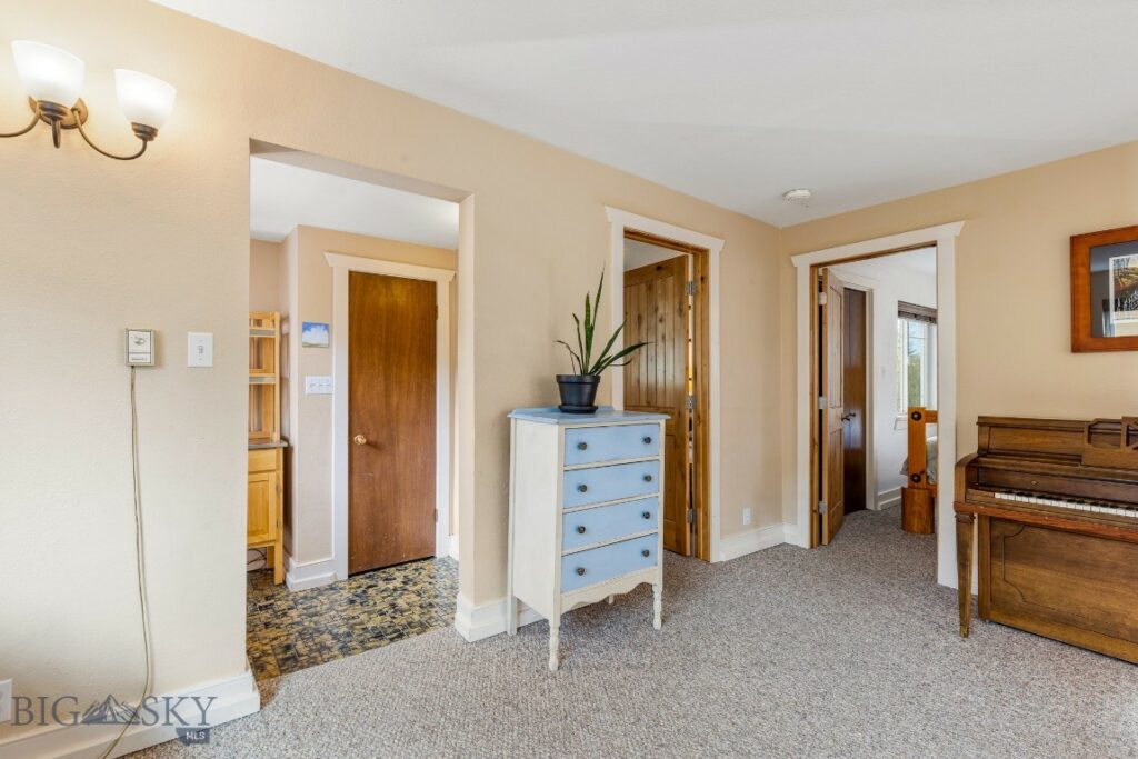 212 S 9th Avenue, Bozeman MT 59715