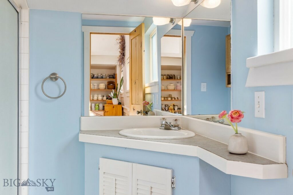212 S 9th Avenue, Bozeman MT 59715