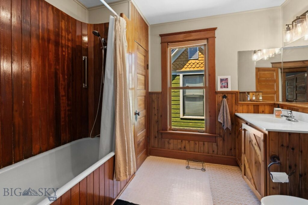 216 S 3rd Avenue, Bozeman MT 59715