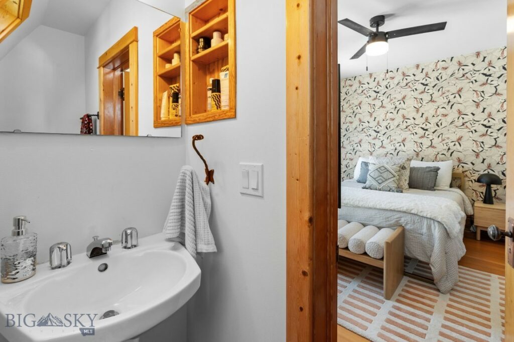 216 S 3rd Avenue, Bozeman MT 59715