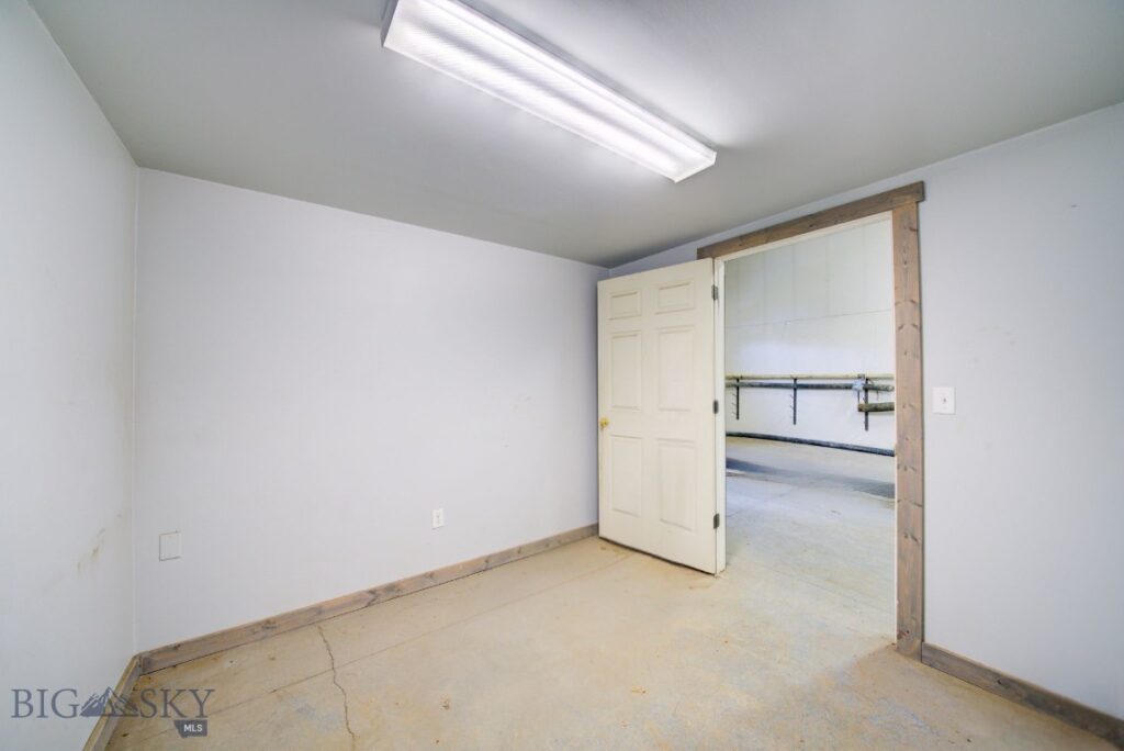 22 W Haley Springs Road, Bozeman MT 59718