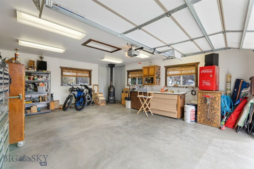 220 Cirque Drive, Bozeman MT 59718