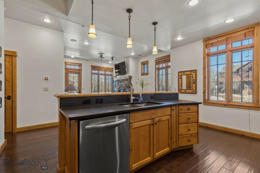 2599 Weeping Rock Lane, Bozeman MT 59715