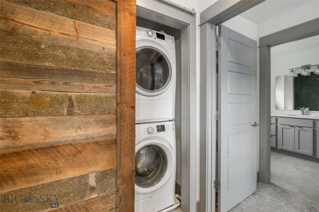 26 Locomotive Loop, Bozeman MT 59718