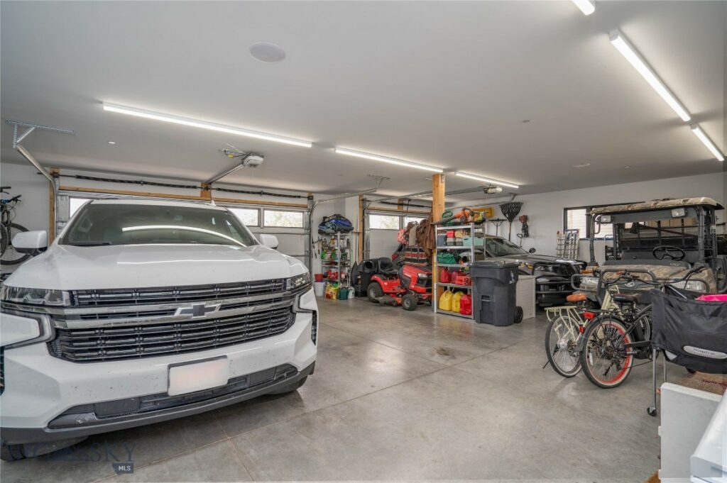 28 Defender Lane, Bozeman MT 59718