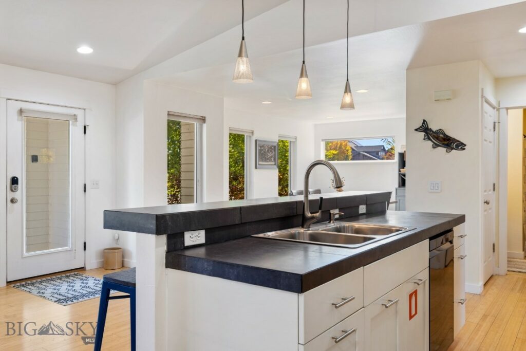 3020 Sun Dew, Bozeman MT 59718