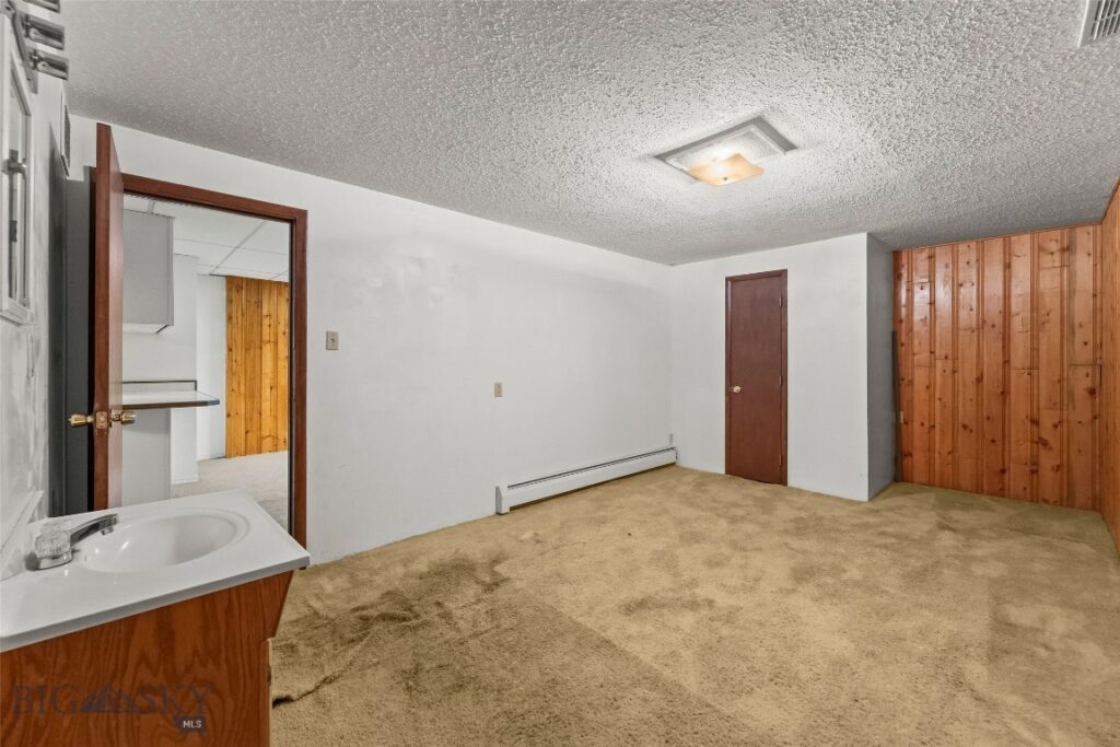 305 S 14th Avenue, Bozeman MT 59715