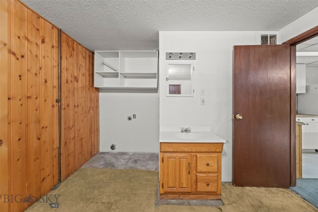 305 S 14th Avenue, Bozeman MT 59715