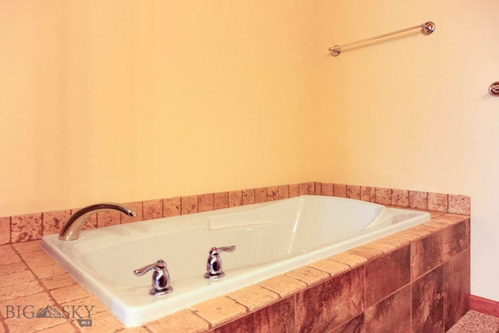 307 Stillwater Creek Drive, Bozeman MT 59718