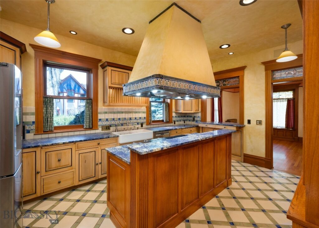 319 S 3rd Avenue, Bozeman MT 59715