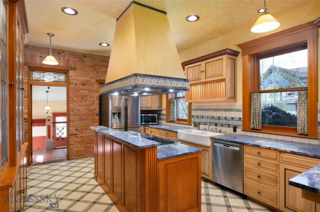 319 S 3rd Avenue, Bozeman MT 59715