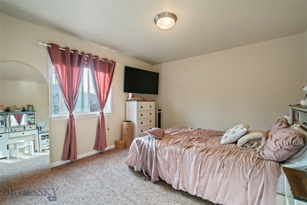 3206 Warbler Way, Bozeman MT 59718