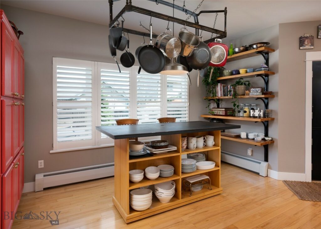 3214 Hillcrest Drive, Bozeman MT 59715