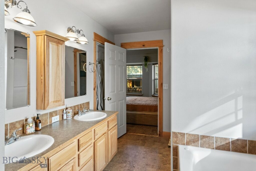 3241 Annie, Bozeman MT 59718