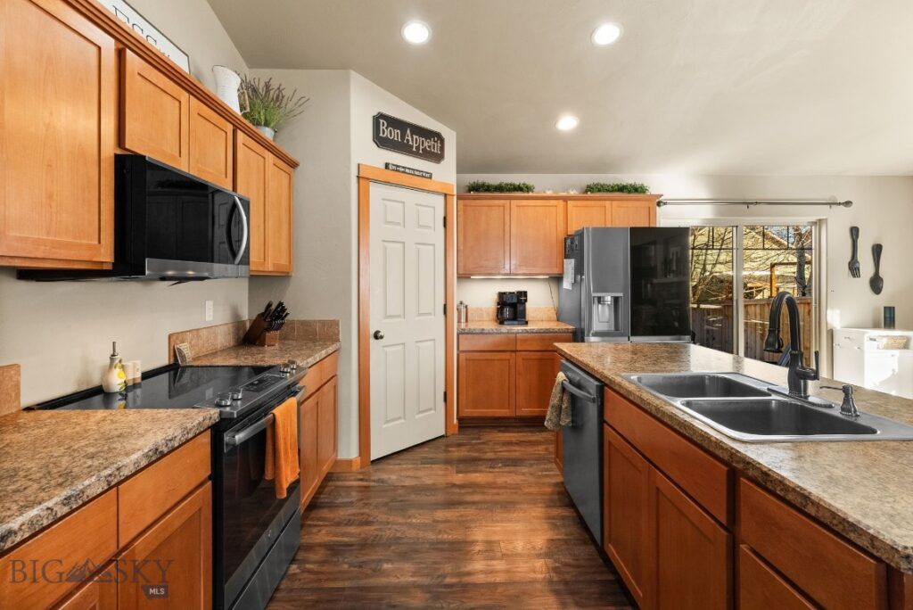 3263 Annie, Bozeman MT 59718