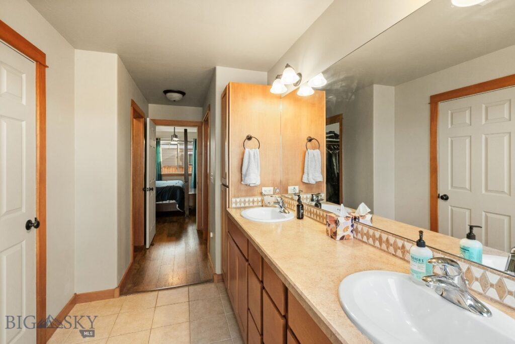 3263 Annie, Bozeman MT 59718