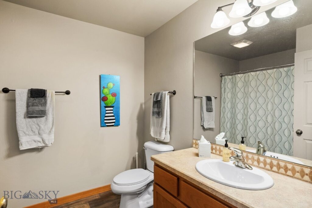 3263 Annie, Bozeman MT 59718