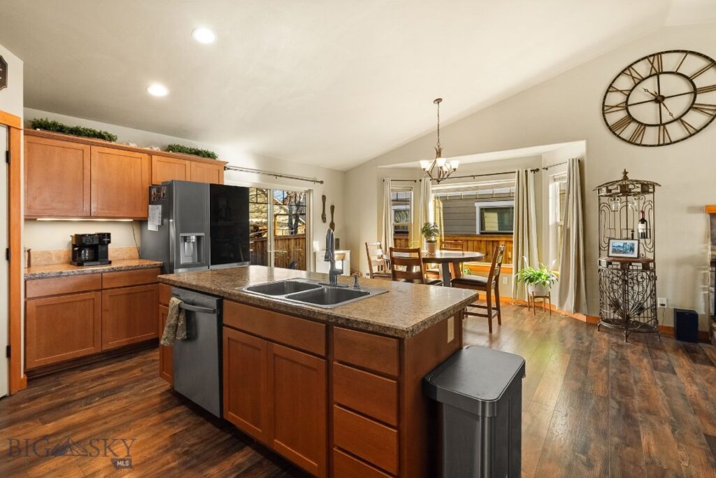 3263 Annie, Bozeman MT 59718