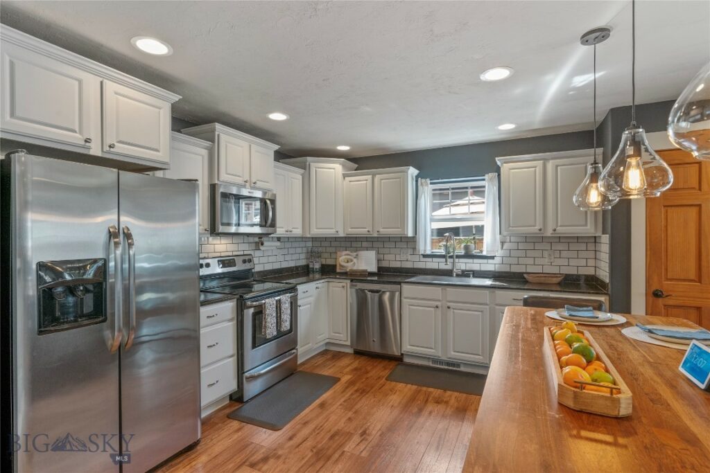 3277 Summerset Drive, Bozeman MT 59715