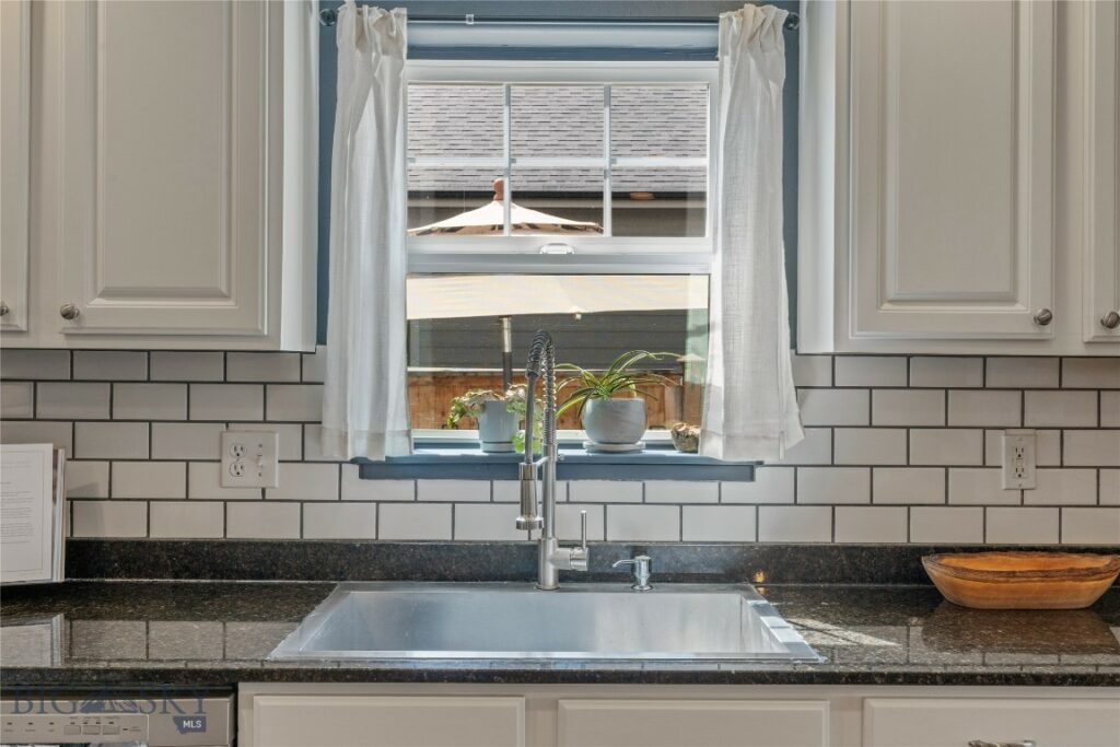 3277 Summerset Drive, Bozeman MT 59715