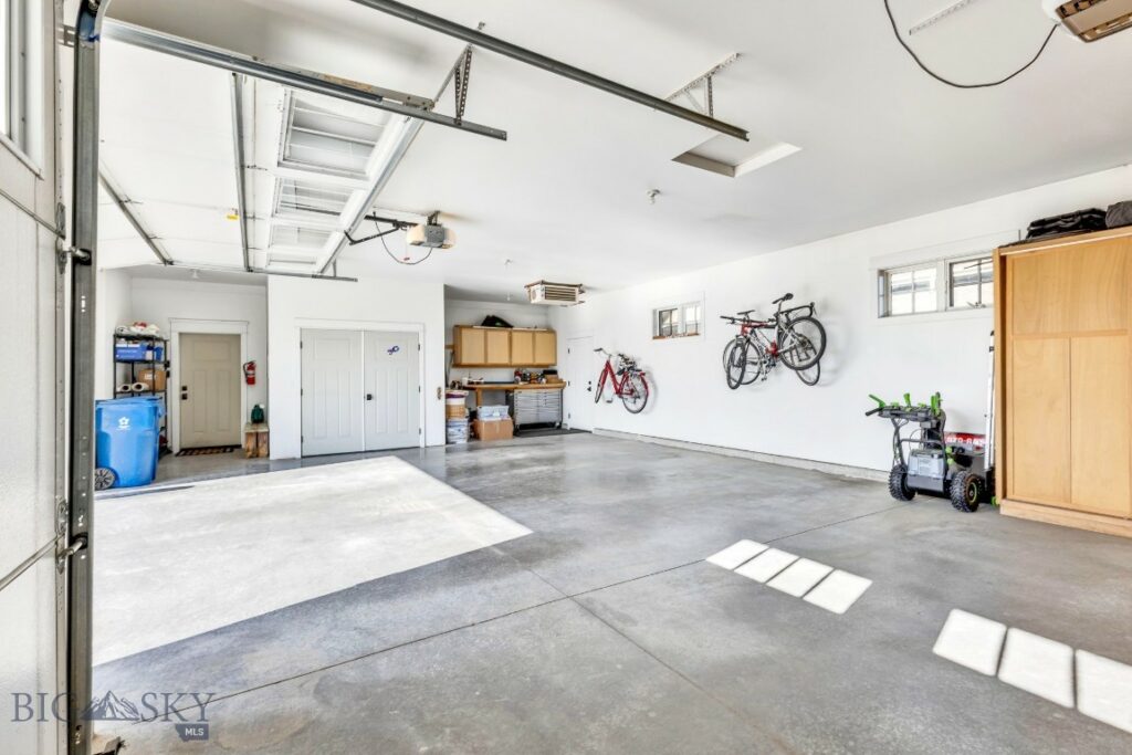 33 Oasis Trail, Bozeman MT 59718