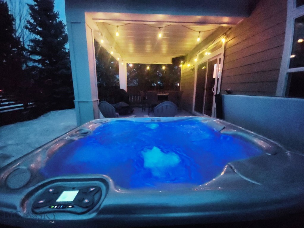3389 Lolo Way, Bozeman MT 59718