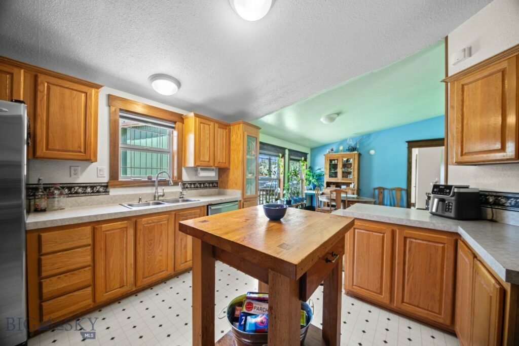 3400 Magenta Road, Bozeman MT 59718