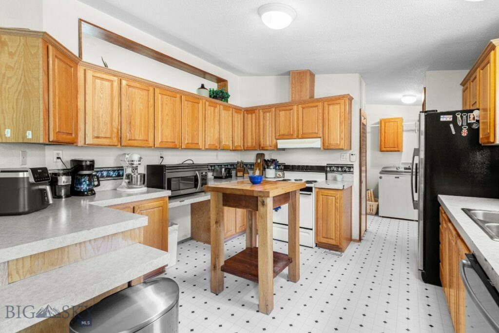 3400 Magenta Road, Bozeman MT 59718