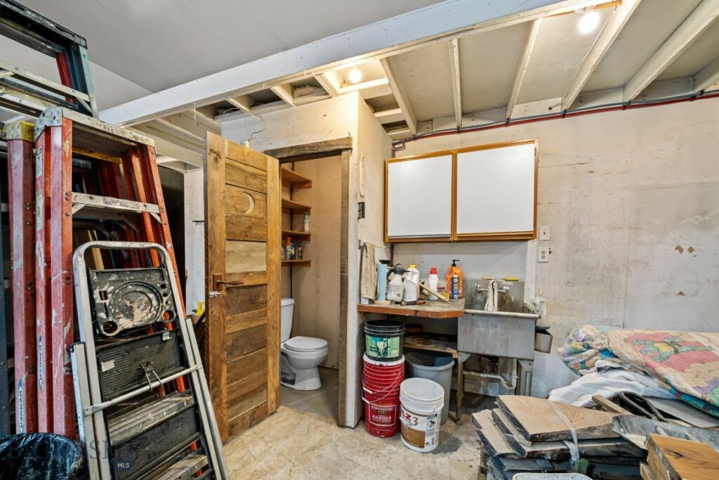 3400 Magenta Road, Bozeman MT 59718