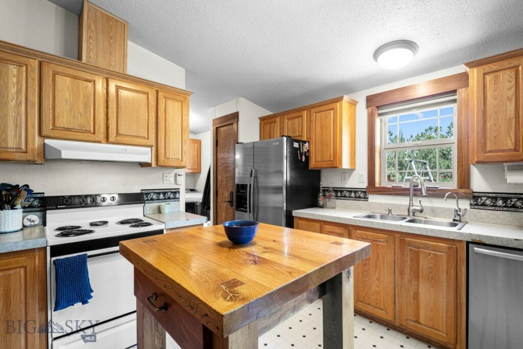 3400 Magenta Road, Bozeman MT 59718
