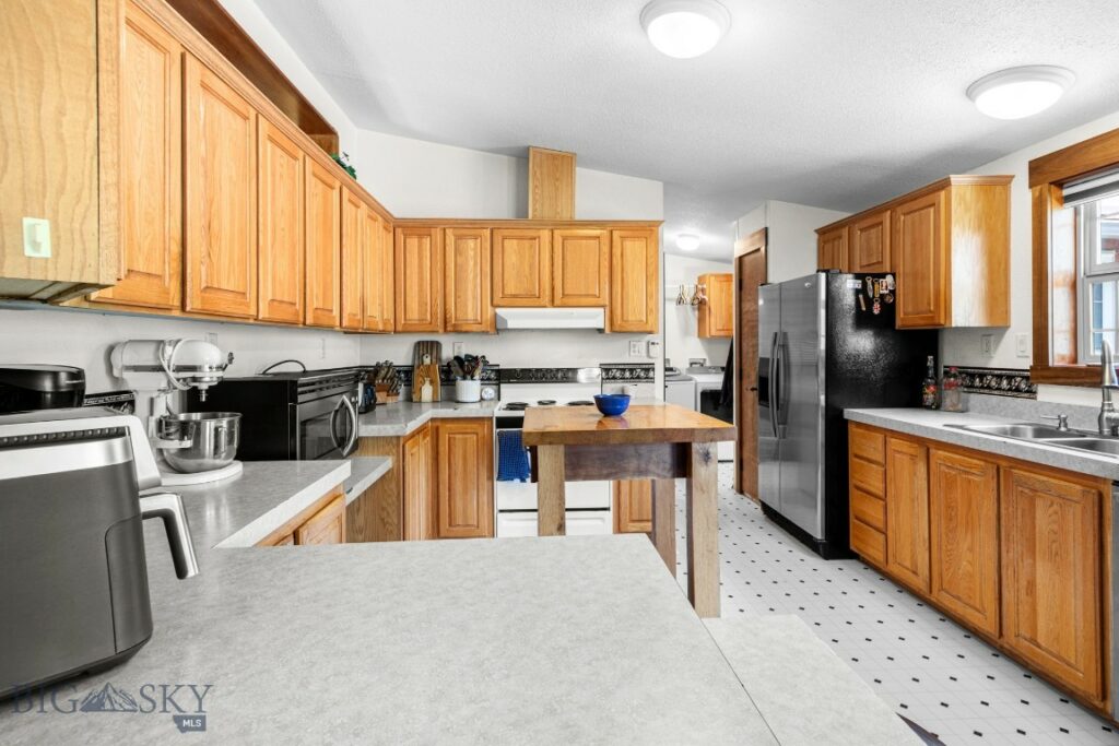 3400 Magenta Road, Bozeman MT 59718