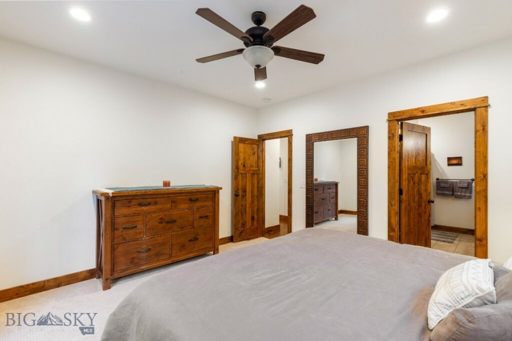 3660 Lolo Way, Bozeman MT 59718