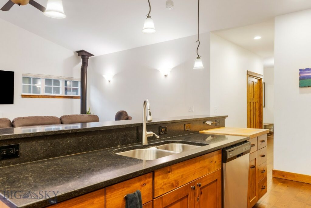 3660 Lolo Way, Bozeman MT 59718