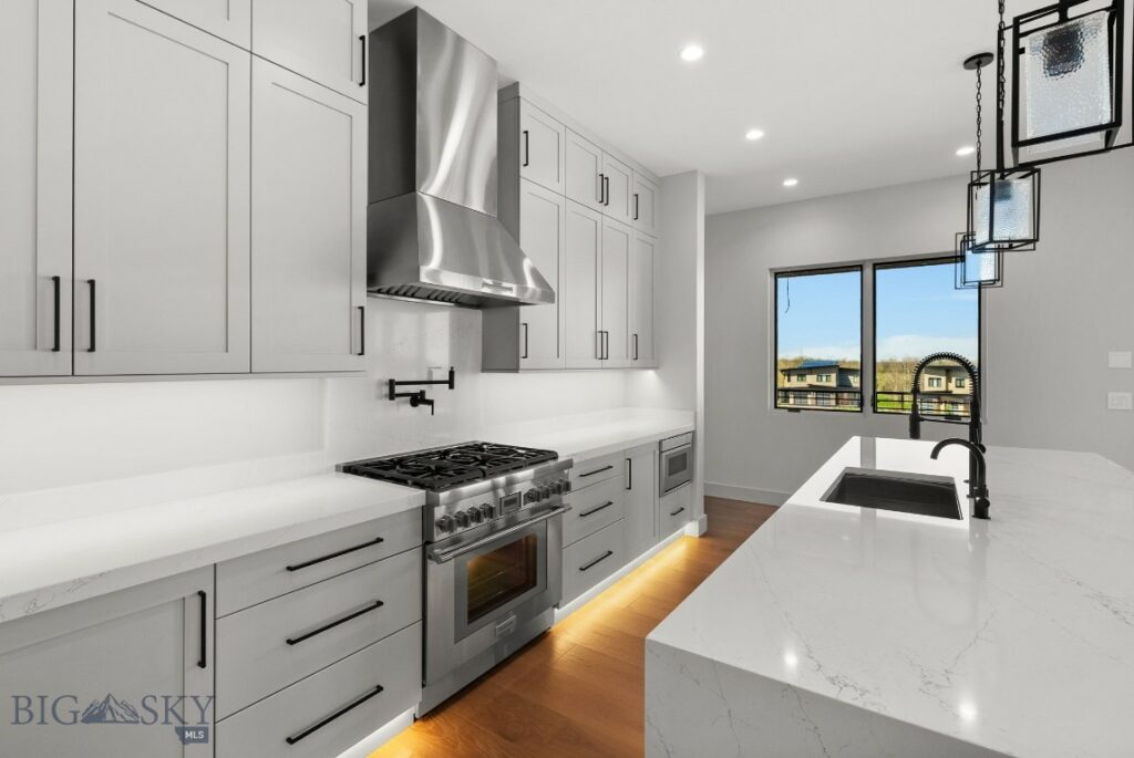 379 Black Bull Trl, Bozeman MT 59718