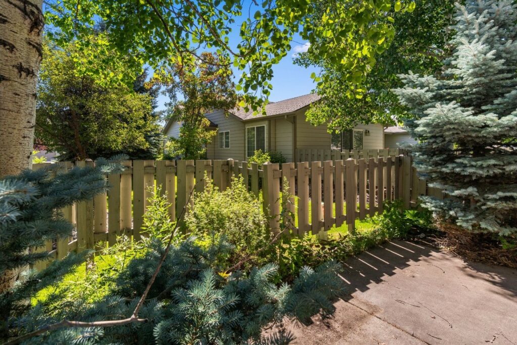 4040 Ravalli, Bozeman MT 59718