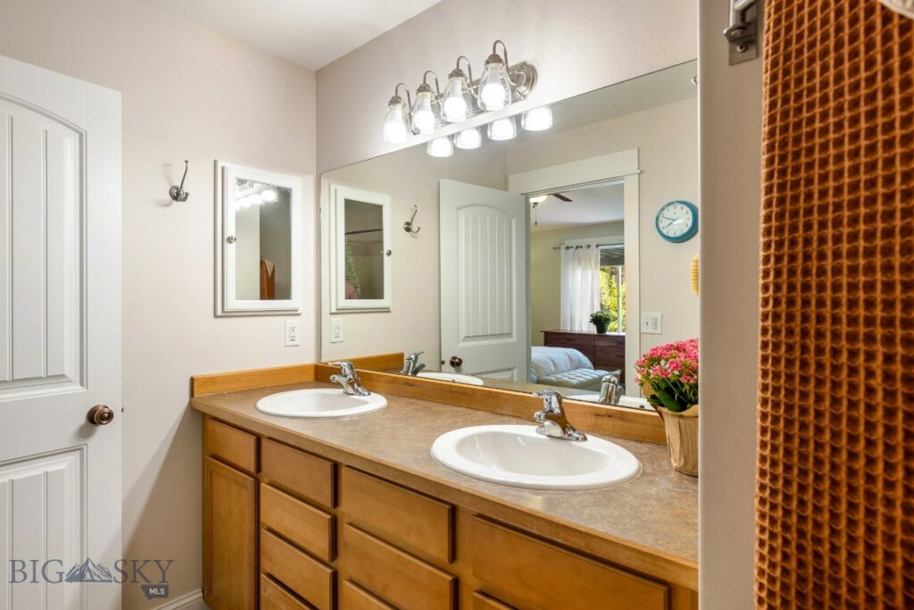 42 Indian Grove Lane, Bozeman MT 59718