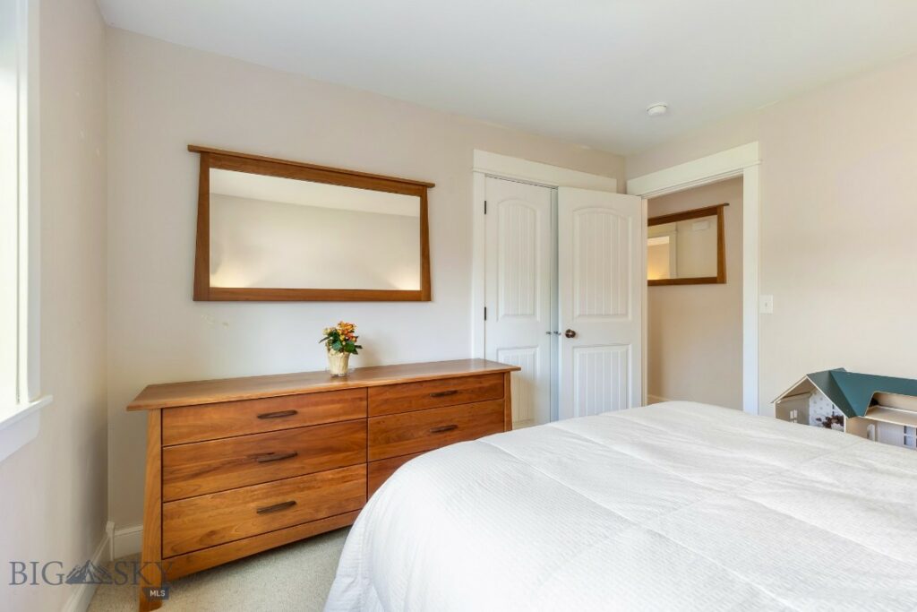 42 Indian Grove Lane, Bozeman MT 59718