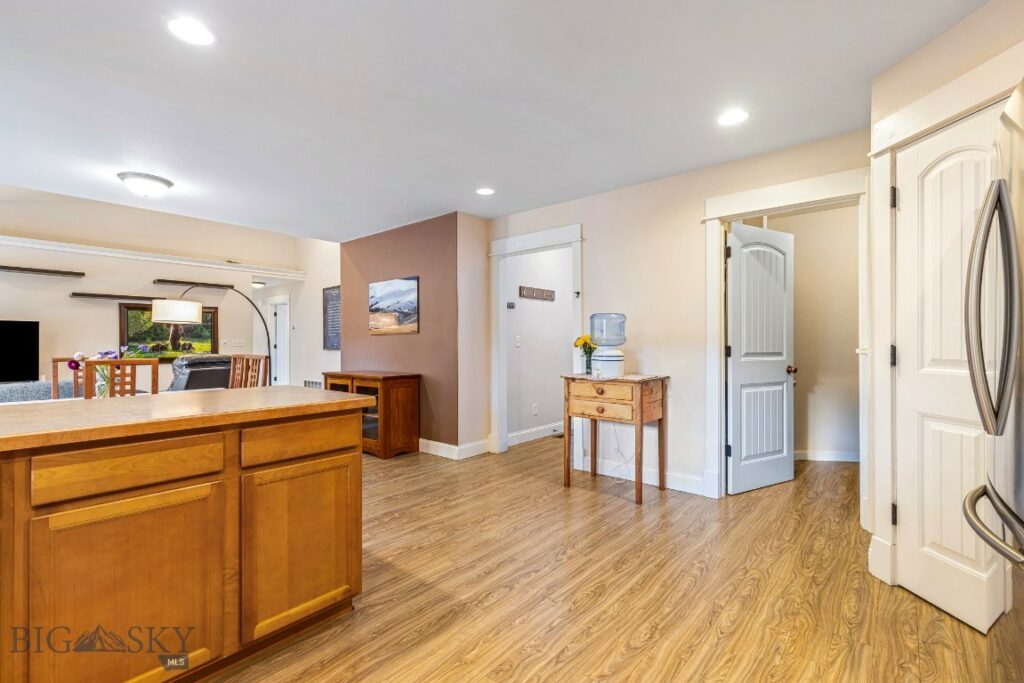 42 Indian Grove Lane, Bozeman MT 59718