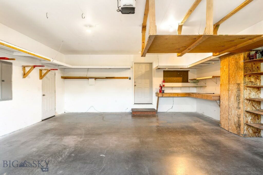 42 Indian Grove Lane, Bozeman MT 59718