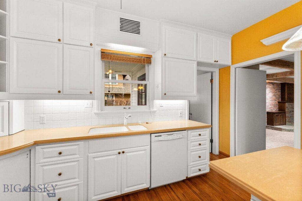 422 S 6th Avenue, Bozeman MT 59715