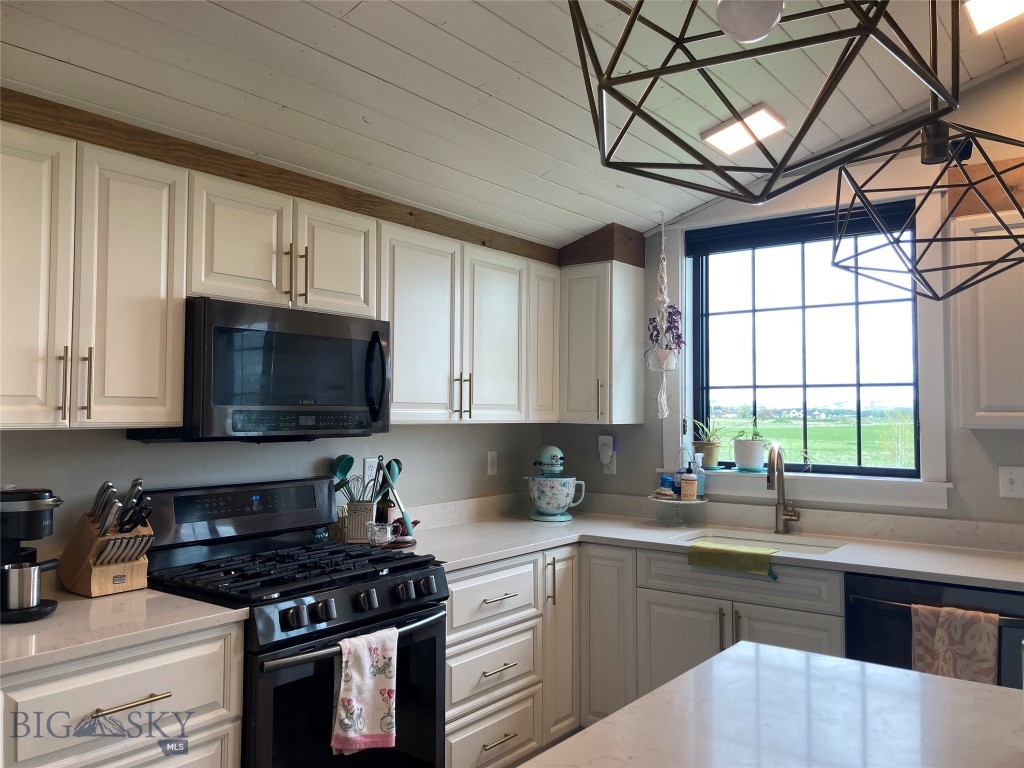5667 Staffanson Road, Bozeman MT 59718